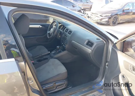 2017 Volkswagen Jetta 1.4T S z USA, uszkodzony, nr VIN 3VW2B7AJ6HM370040